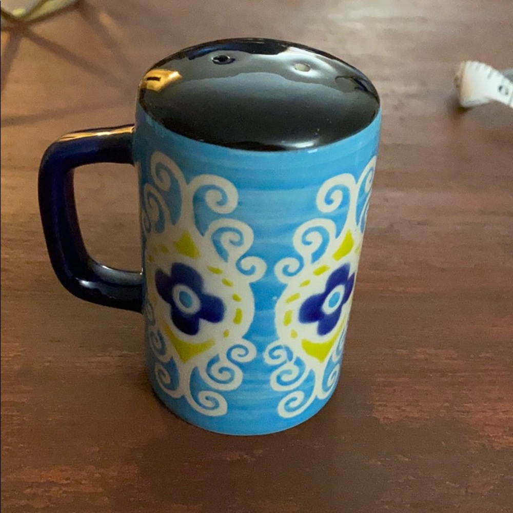 Geometric Salt Shaker